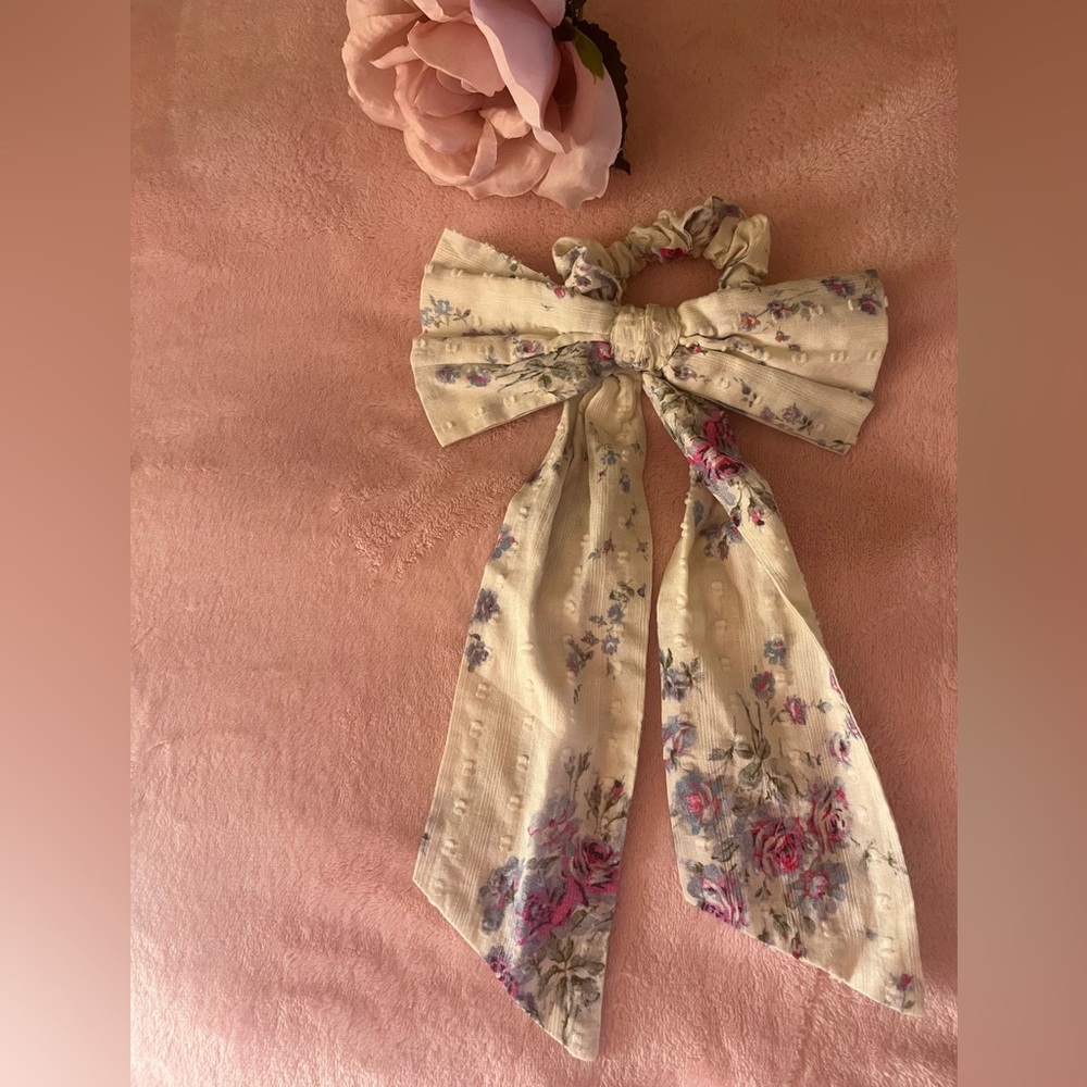 Hair tie bow 🎀